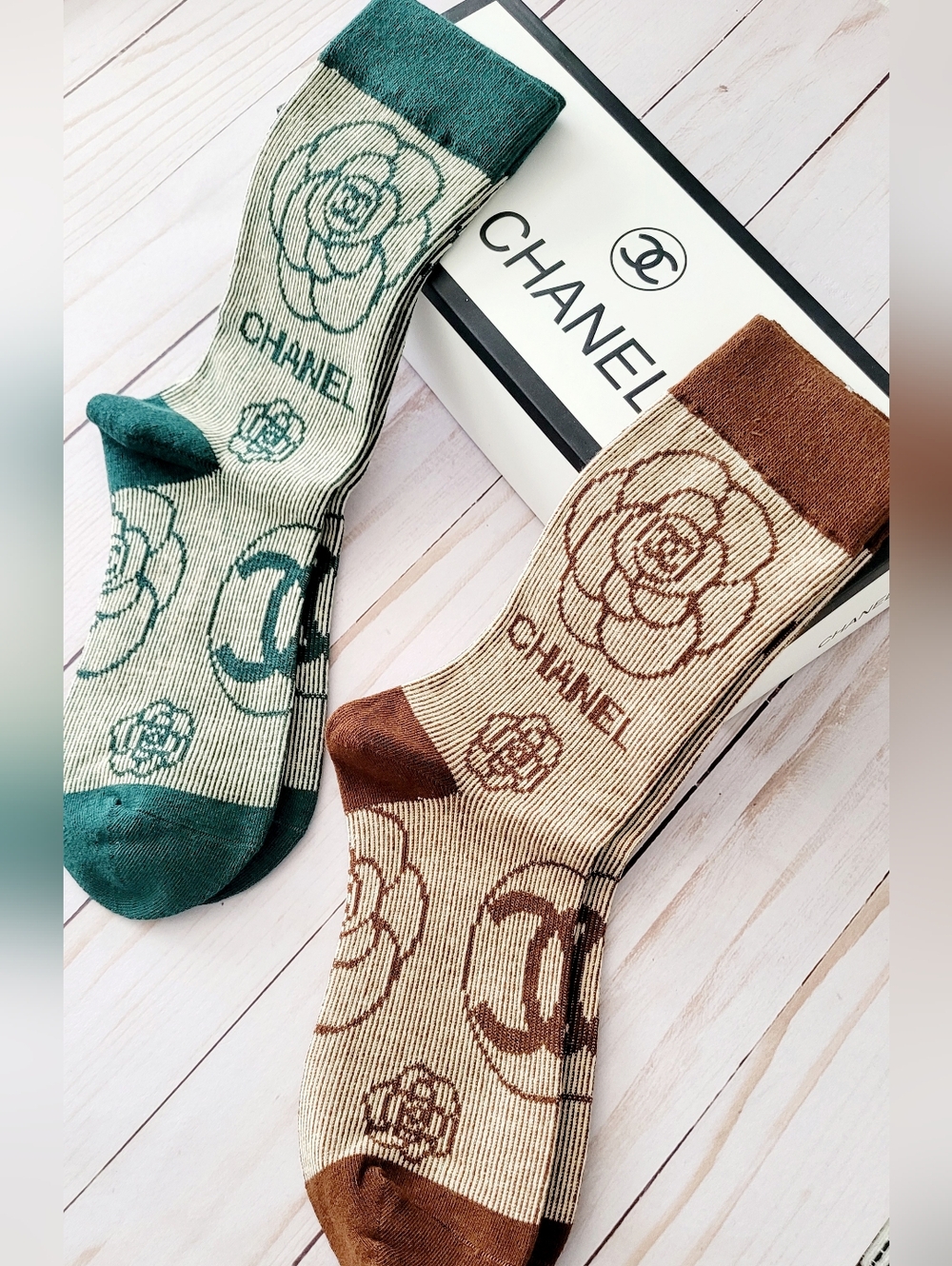 ✨️CHANEL ✨️Camellia Logo ✨️Crew Socks - Picture 3 of 7